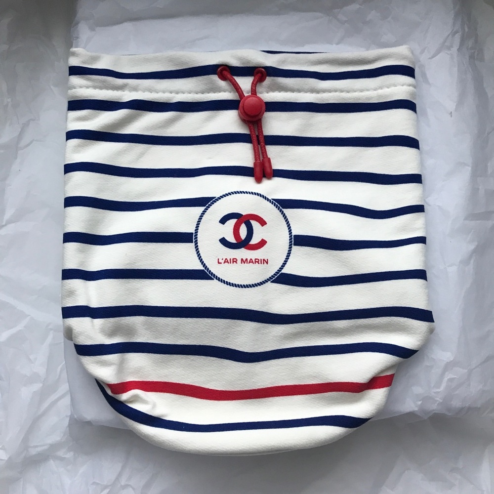 CHANEL Drawstring Bucket Bag GWP